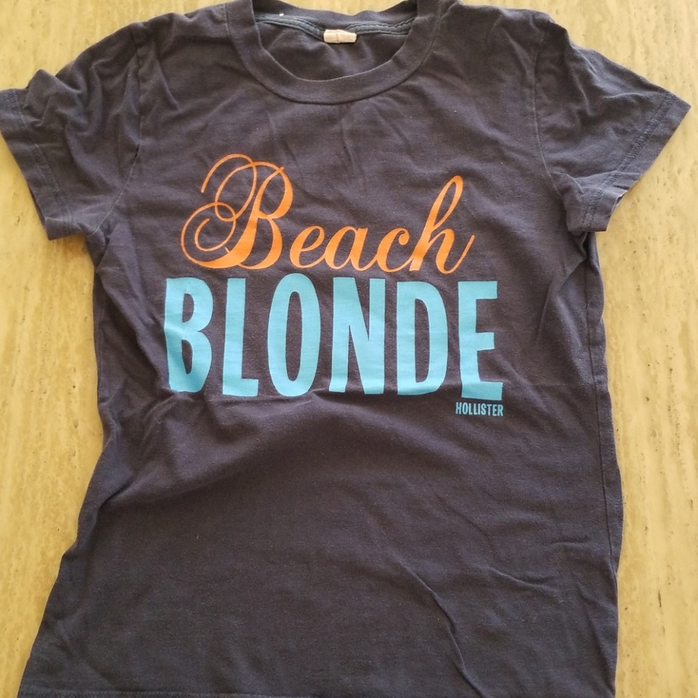 Hollister tee medium